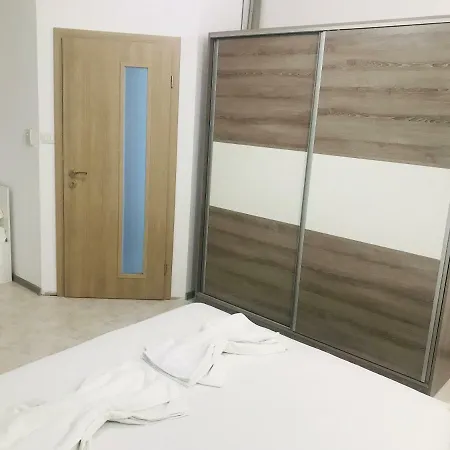 Apartment Ps / Suncoast Sweti Wlas